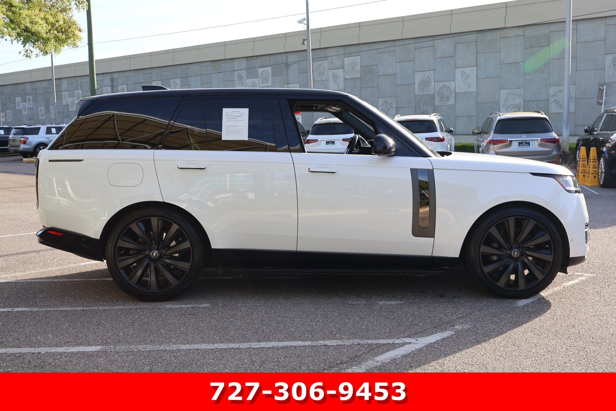 Used 2023 Land Rover Range Rover SV AWD/4WD image 10