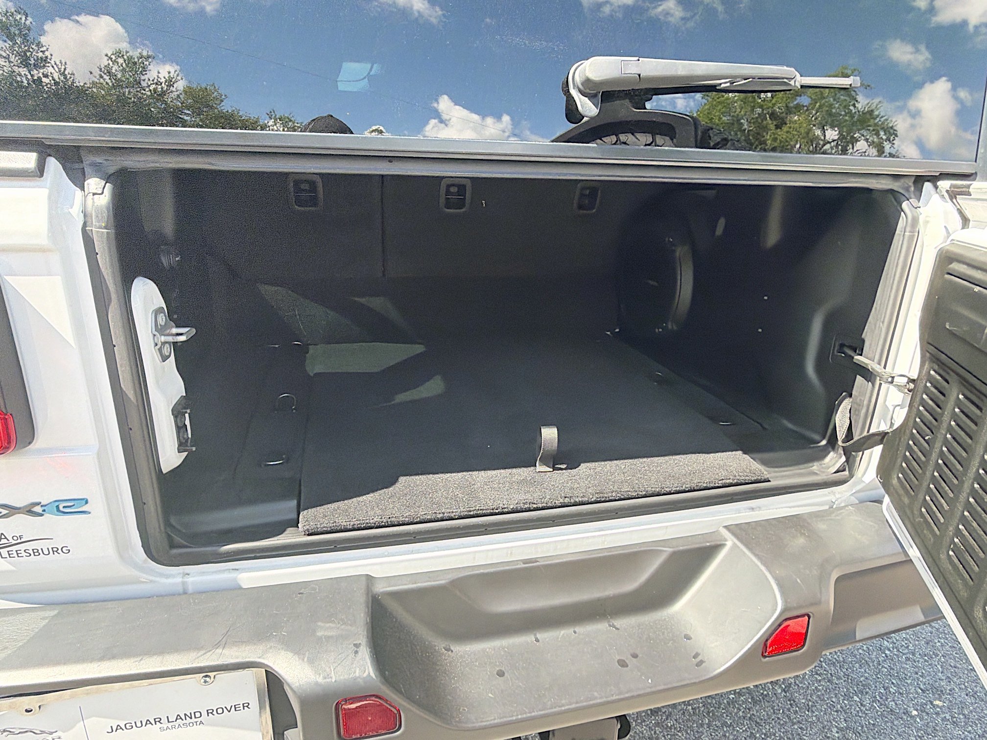 Used 2022 Jeep Wrangler Unlimited Rubicon 4xe w/ Cold Weather Group image 12