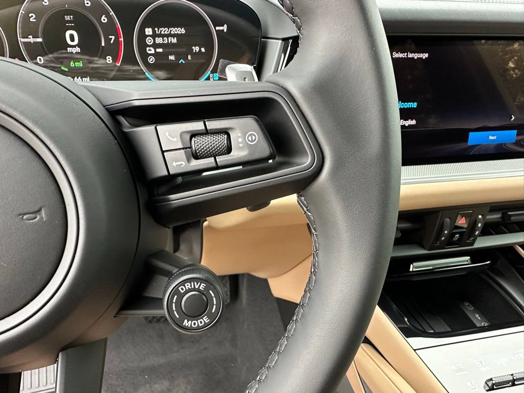 Used 2026 Porsche Cayenne E-Hybrid AWD/4WD image 17