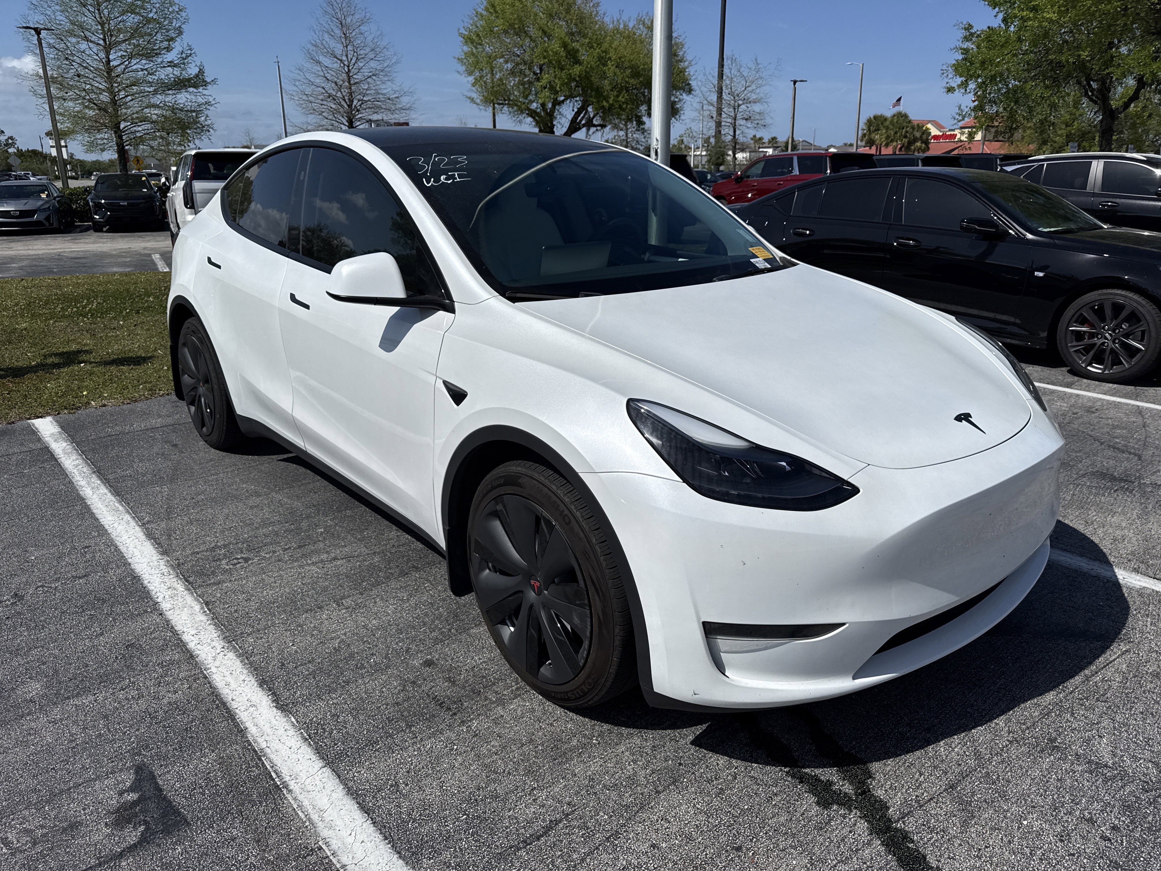 Used 2024 Tesla Model Y Long Range AWD/4WD image 2