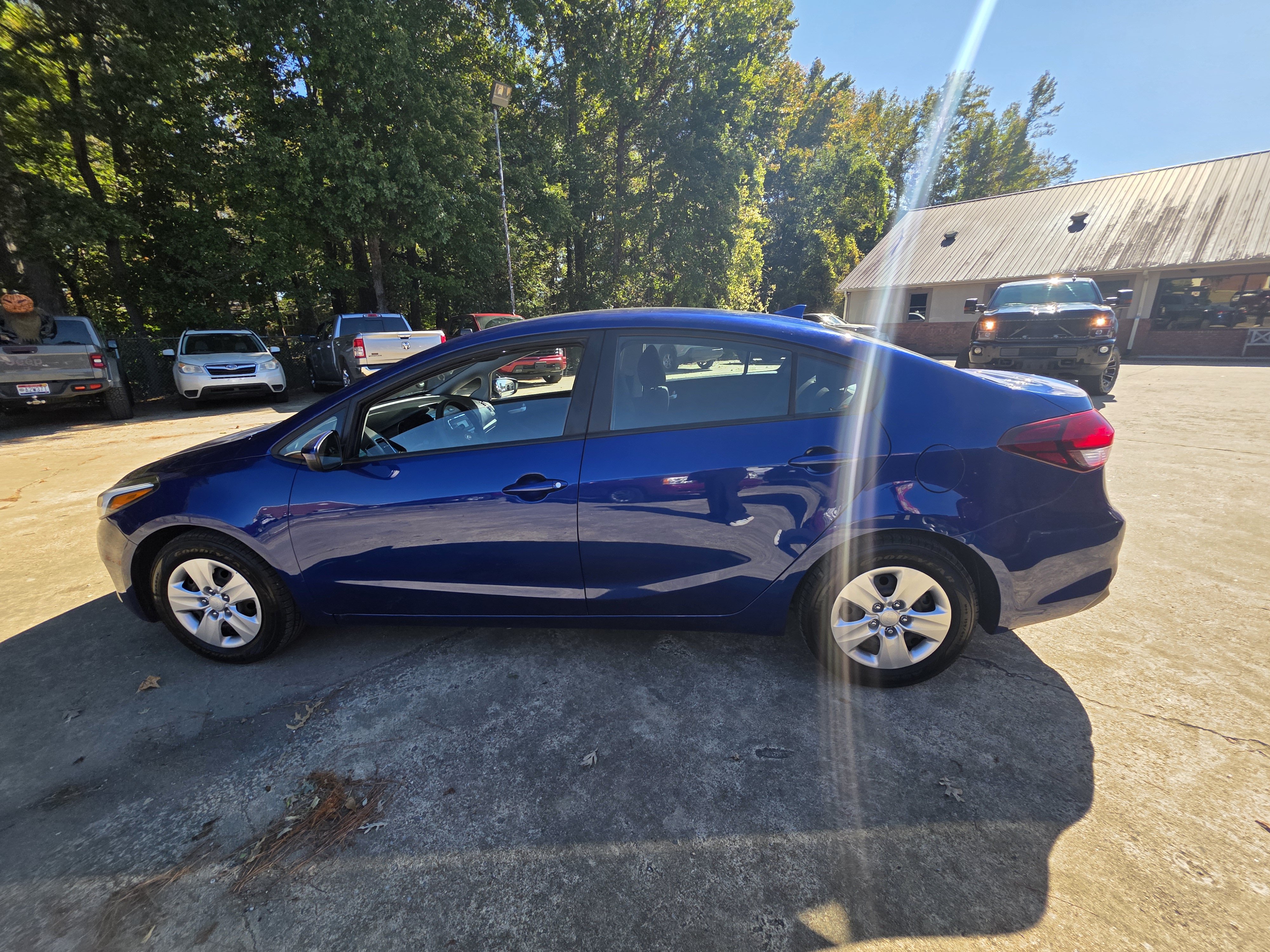 Used 2017 Kia Forte LX FWD image 9