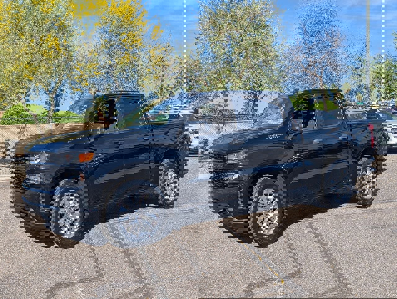 Used 2020 Chevrolet Silverado 1500 Custom w/ Custom Value Package image 1