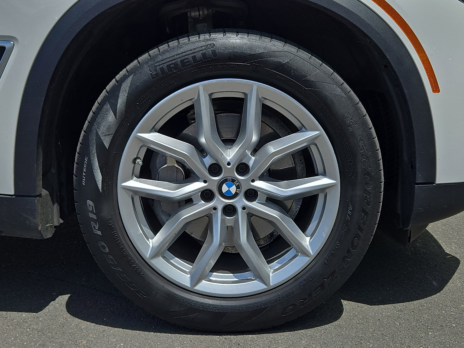 Used 2022 BMW X5 xDrive40i w/ Luxury Seating Package AWD/4WD image 8