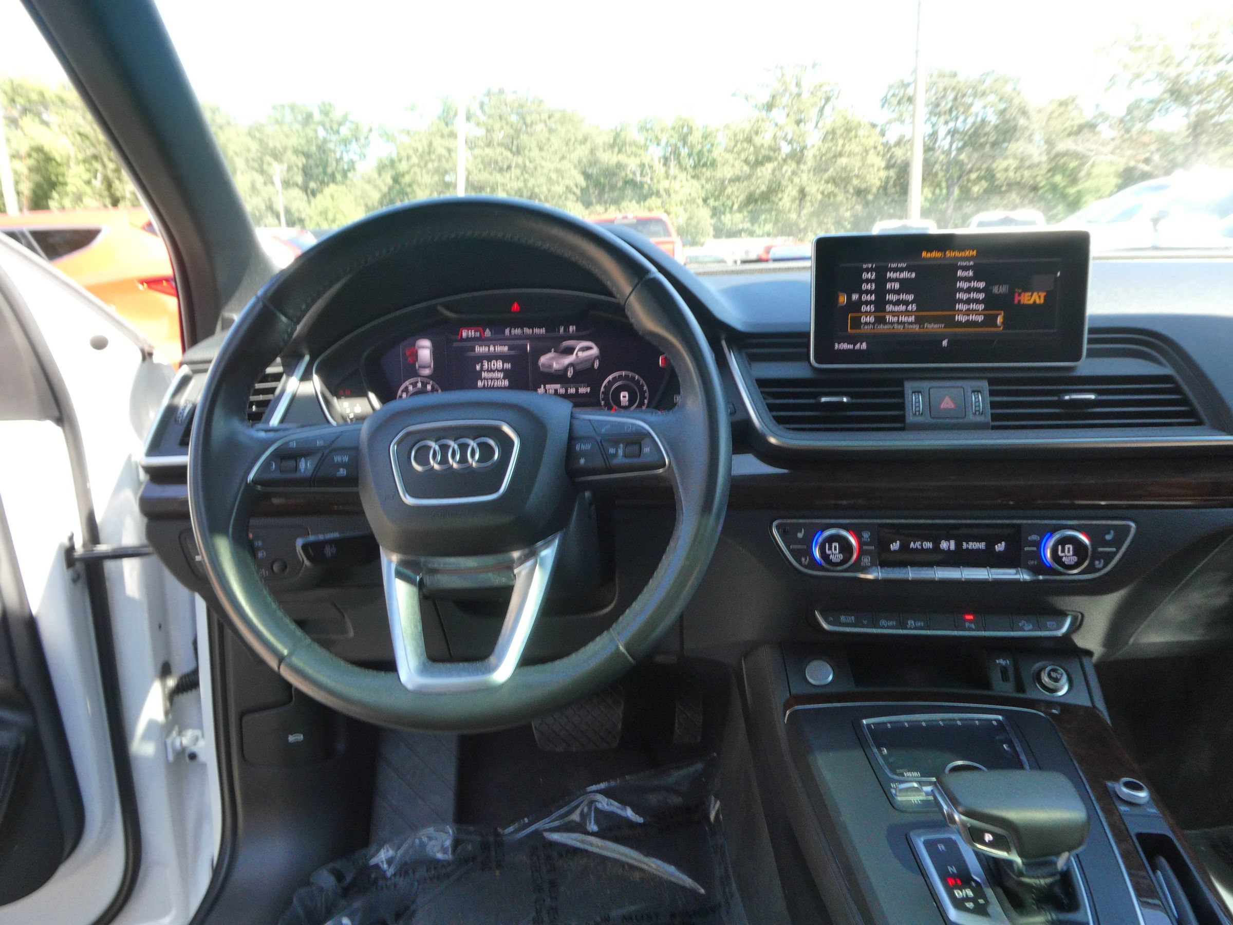 Used 2020 Audi Q5 2.0T Premium Plus w/ Premium Plus Package AWD/4WD image 15