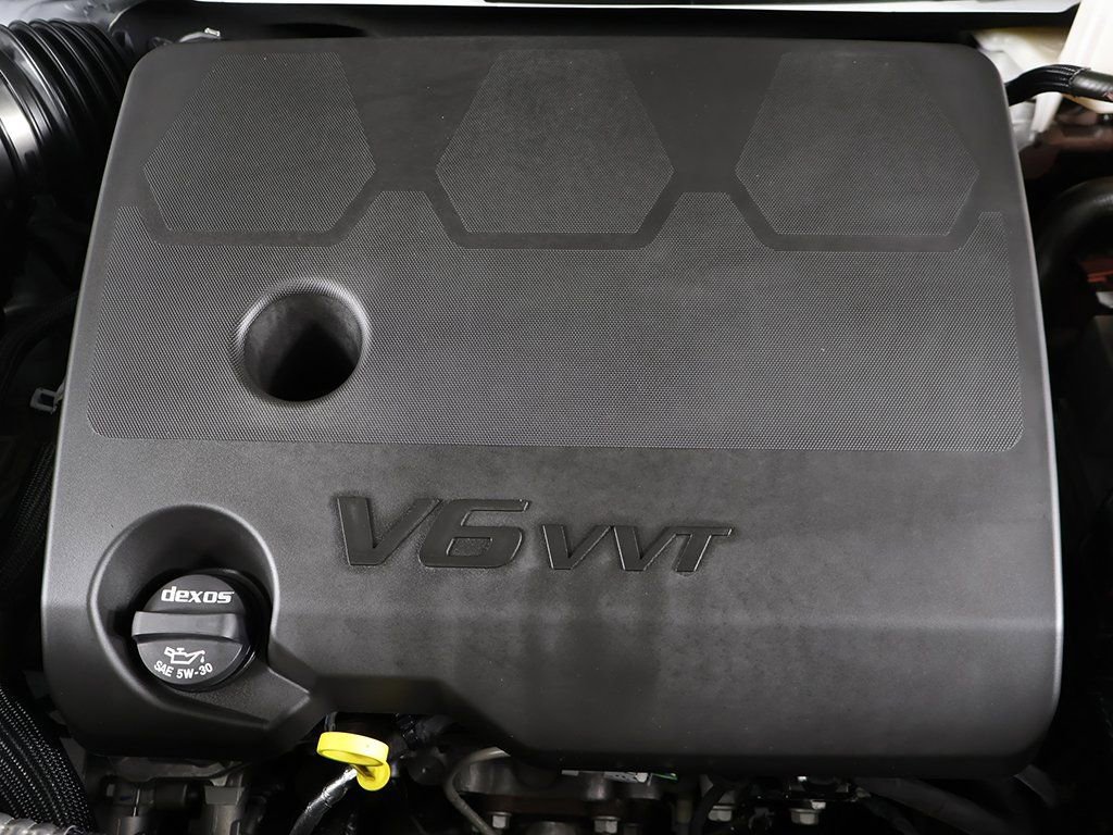 Used 2024 Chevrolet Traverse LT image 18