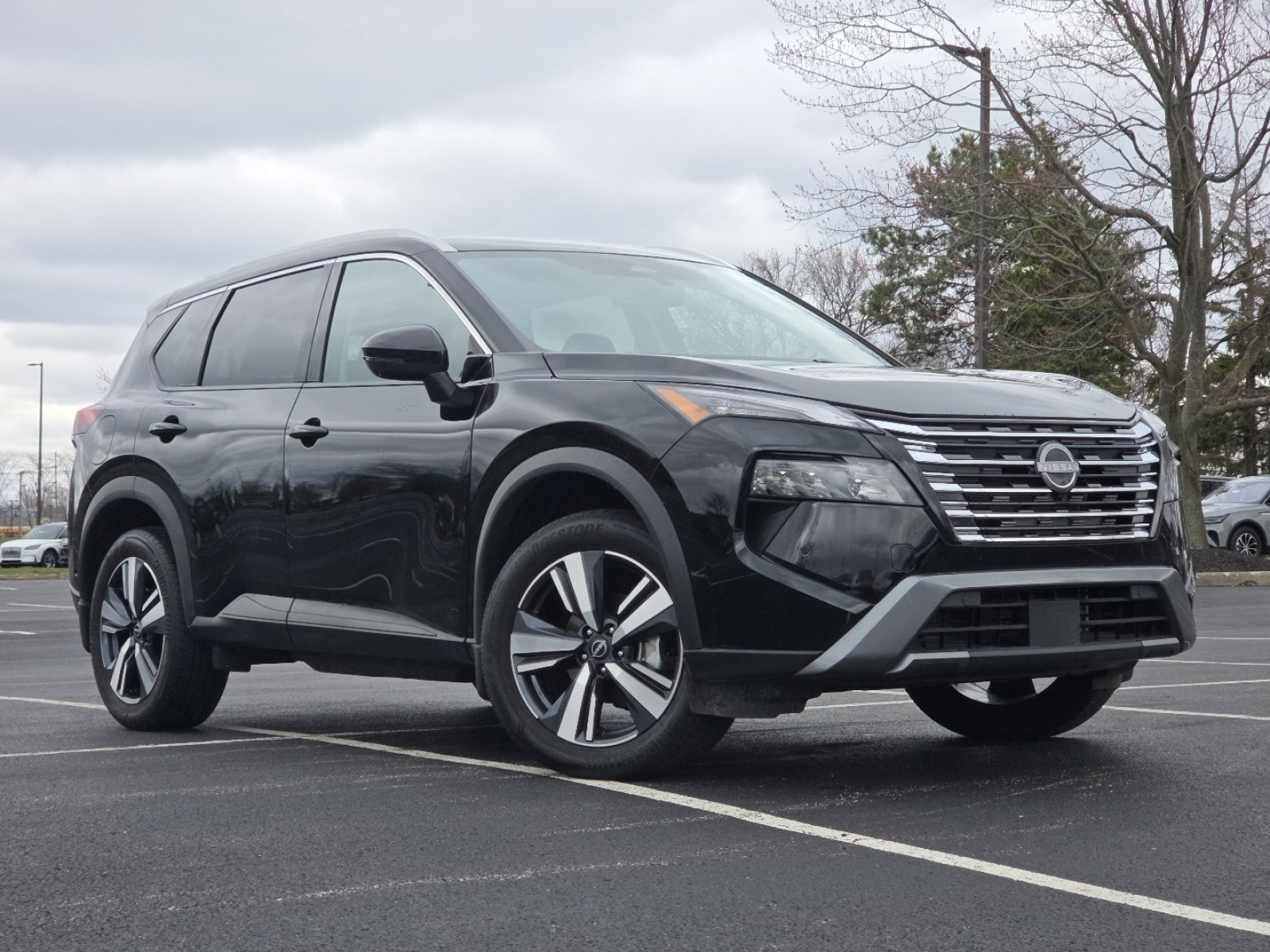 Used 2024 Nissan Rogue SL image 2