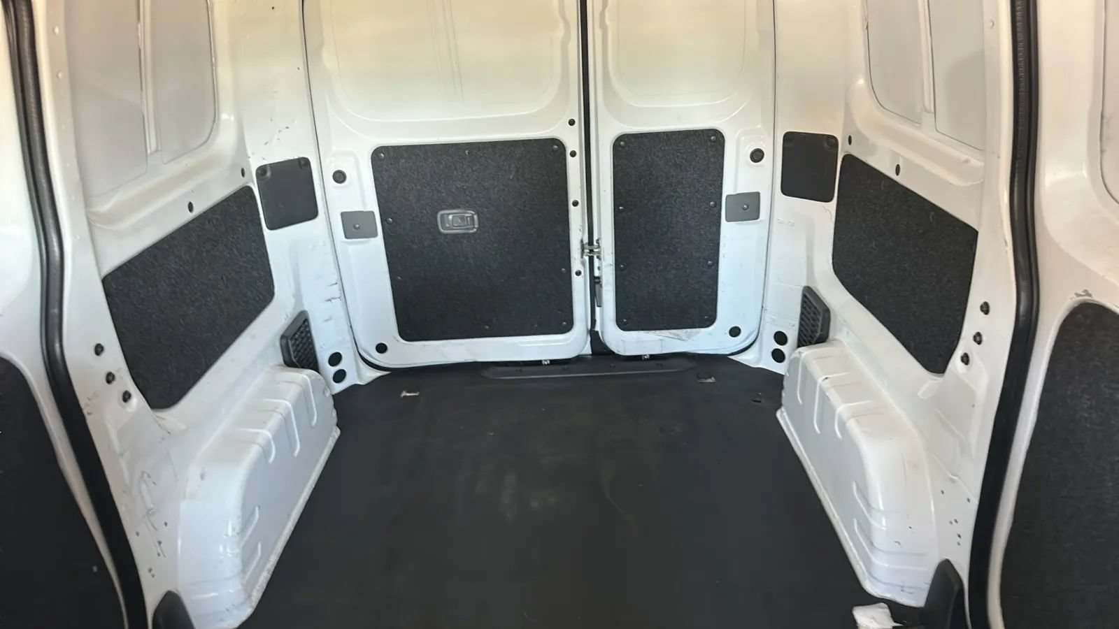 Used 2018 Nissan NV200 S FWD image 20