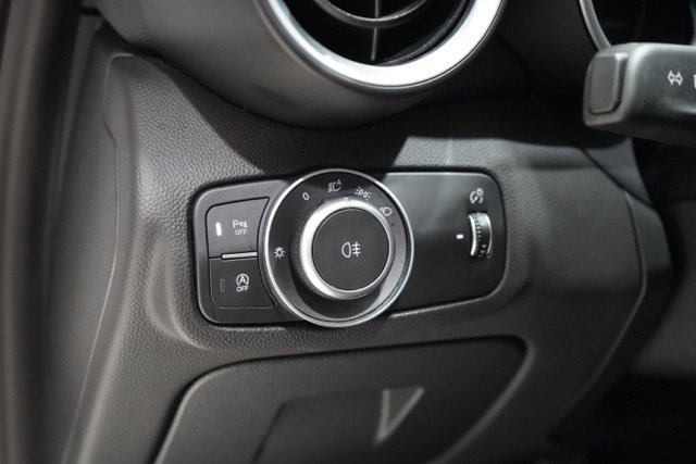 Used 2022 Alfa Romeo Giulia Sprint image 19