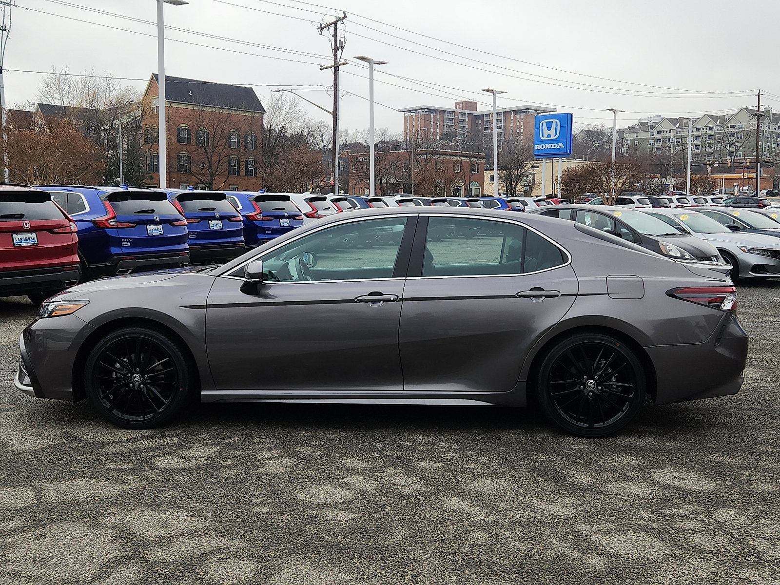 Used 2022 Toyota Camry XSE w/ Navigation Package image 5