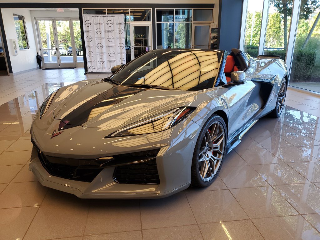 Used 2024 Chevrolet Corvette Z06 RWD image 2