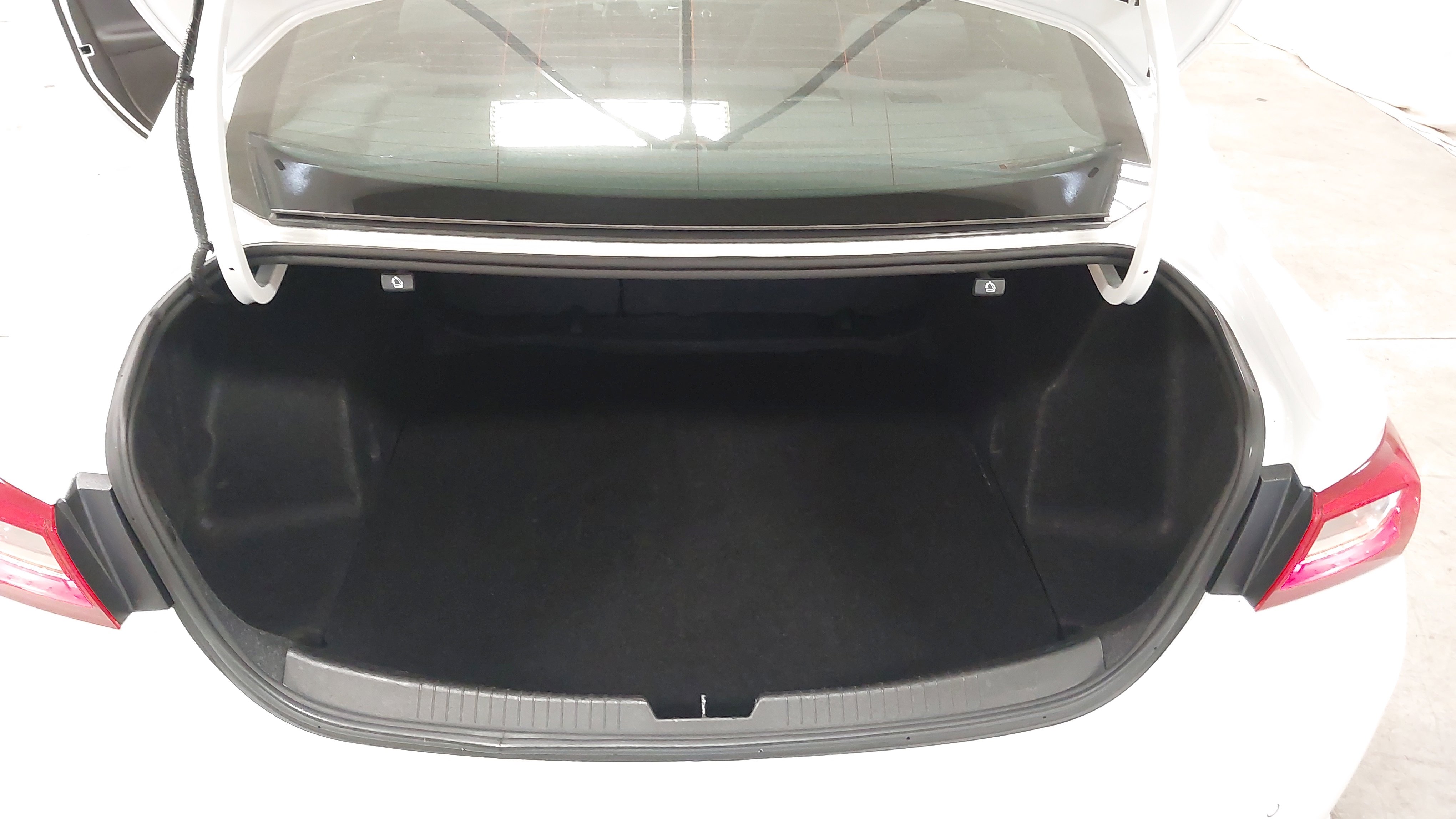 Used 2024 Chevrolet Malibu LT image 27