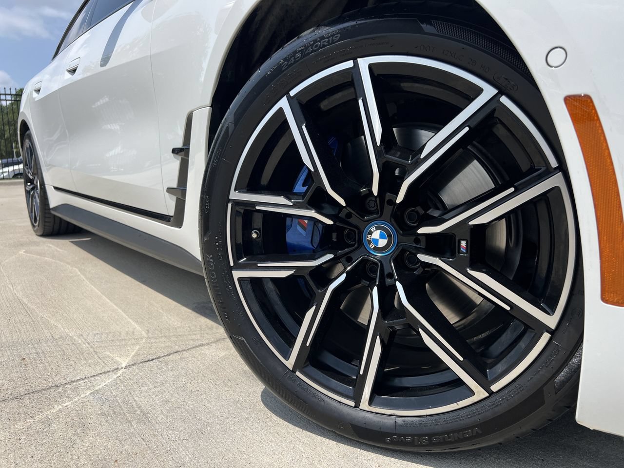 Used 2023 BMW i4 M50 w/ Premium Package AWD/4WD image 6