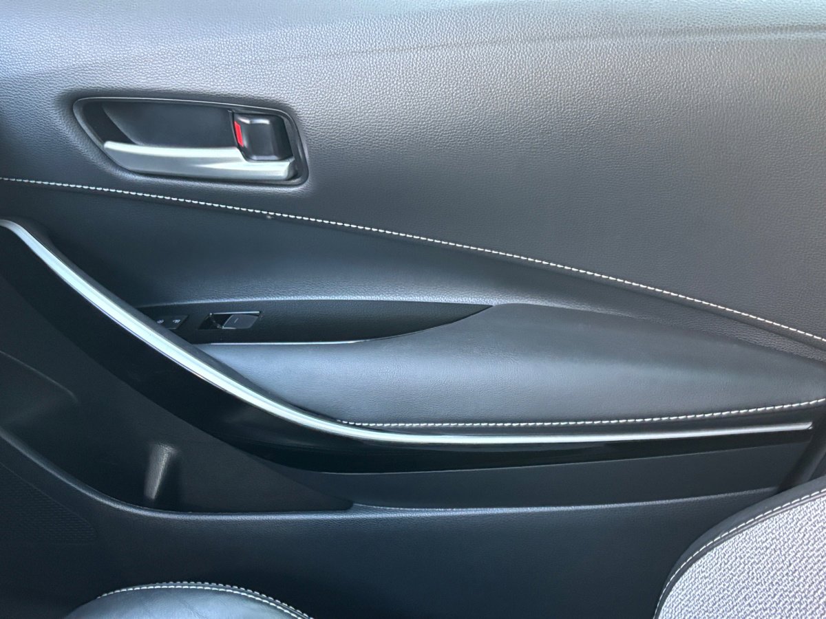 Used 2021 Toyota Corolla XSE image 30