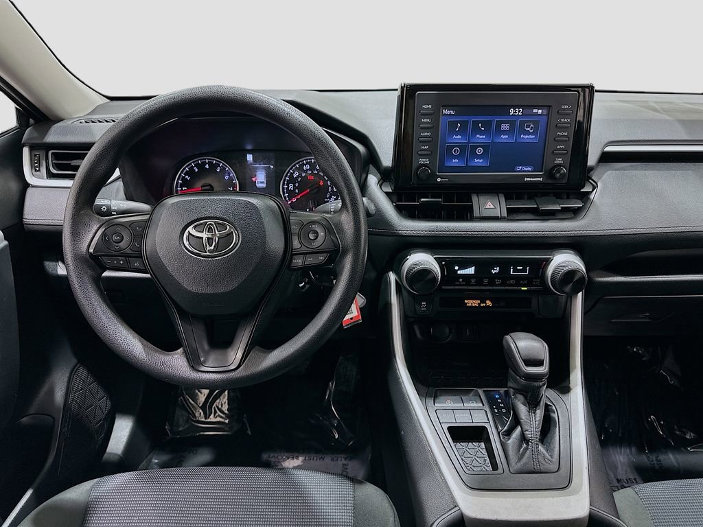 Used 2022 Toyota RAV4 LE FWD image 22
