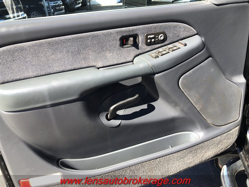 Used 2002 Chevrolet Silverado 3500 LT AWD/4WD image 9