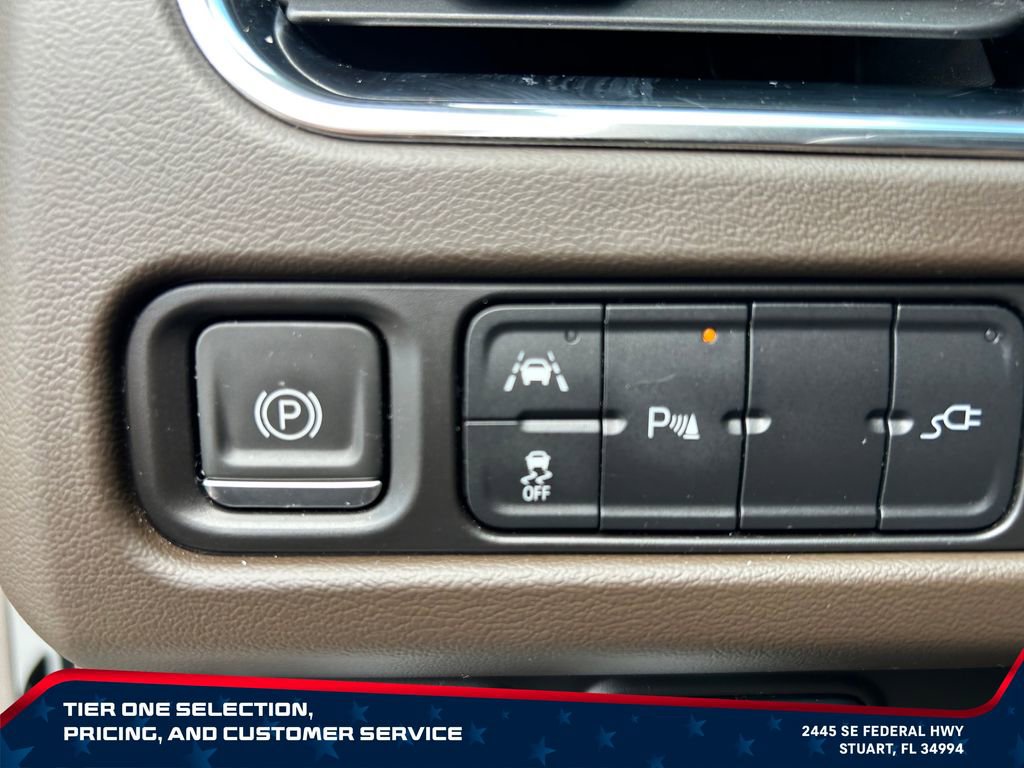 Used 2021 GMC Yukon SLT w/ SLT Premium Package RWD image 15