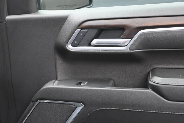 Used 2025 GMC Sierra 1500 SLT RWD image 31
