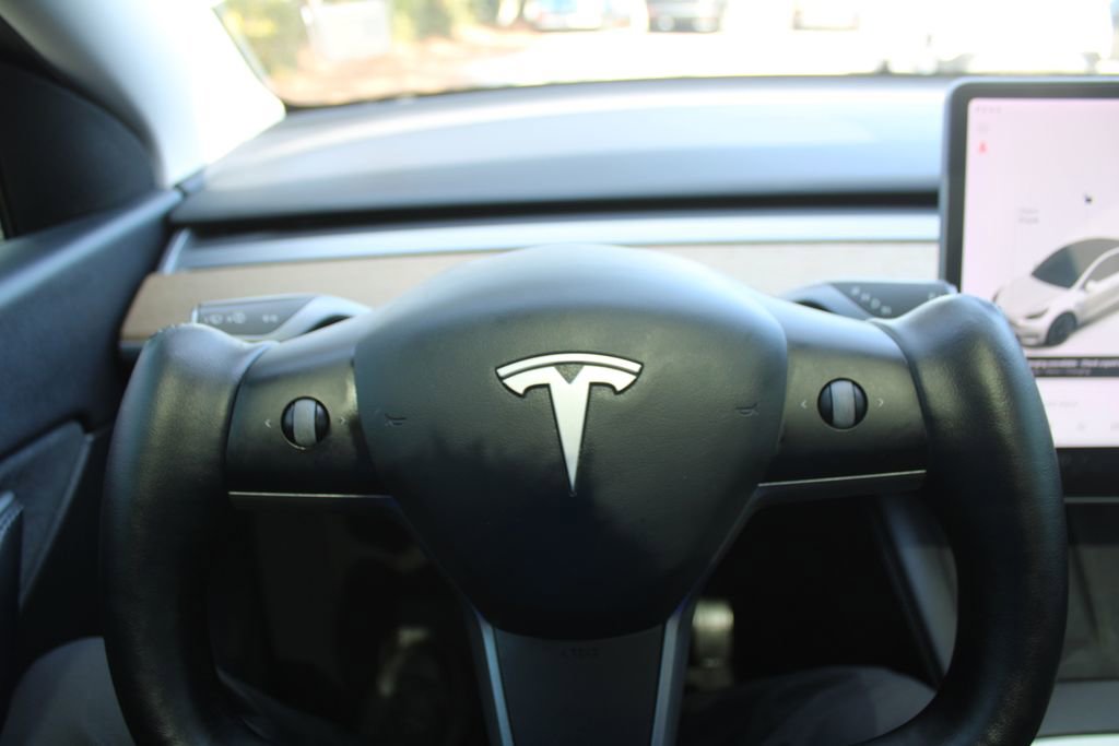 Used 2021 Tesla Model Y Long Range image 27