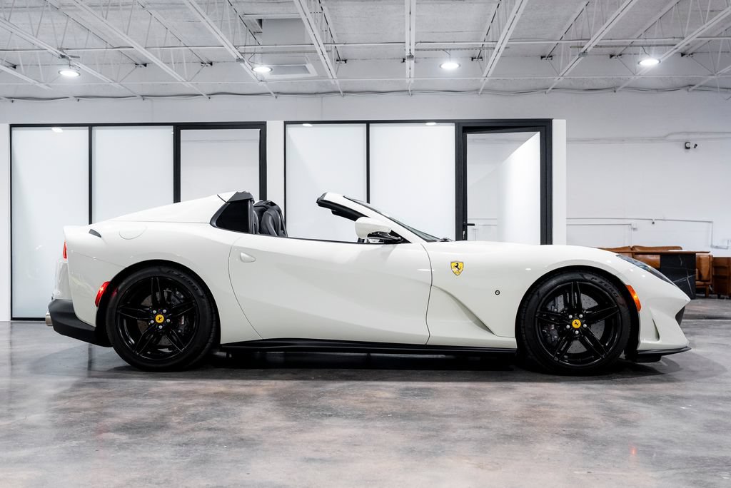 Used 2023 Ferrari 812 GTS RWD image 1