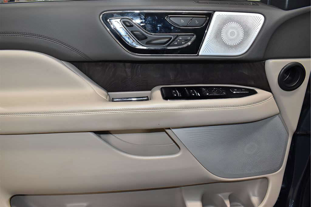 Used 2023 Lincoln Navigator L Reserve w/ Equipment Group 201A image 23