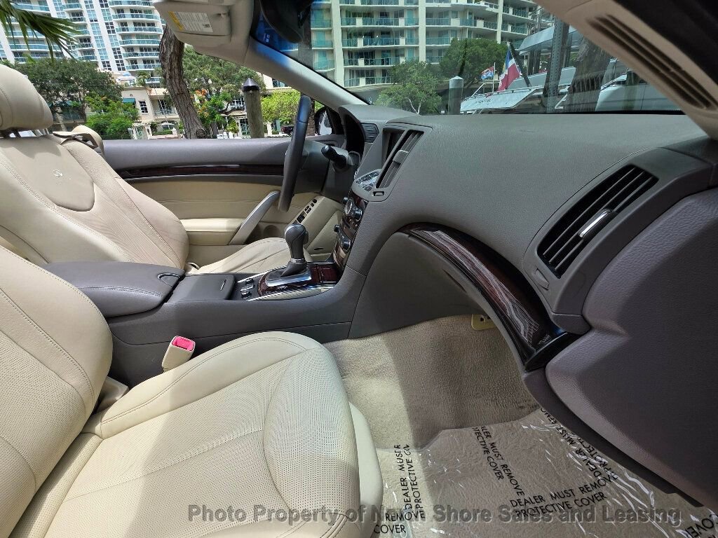 Used 2014 INFINITI Q60 Convertible w/ Premium Package RWD image 29
