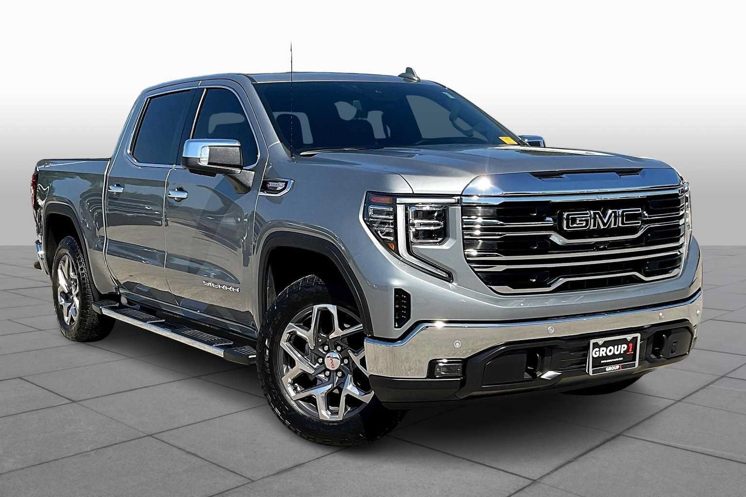 Used 2025 GMC Sierra 1500 SLT AWD/4WD image 3