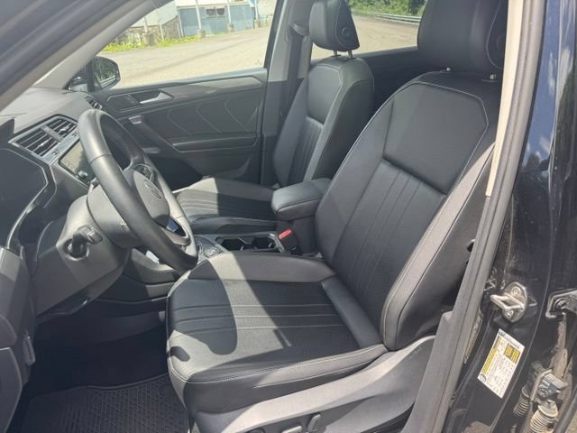 Used 2024 Volkswagen Tiguan SE AWD/4WD image 9