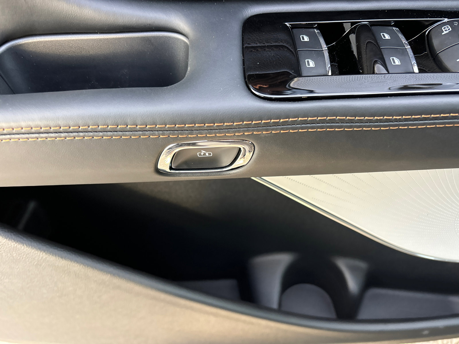 New 2025 Lincoln Aviator Black Label image 14