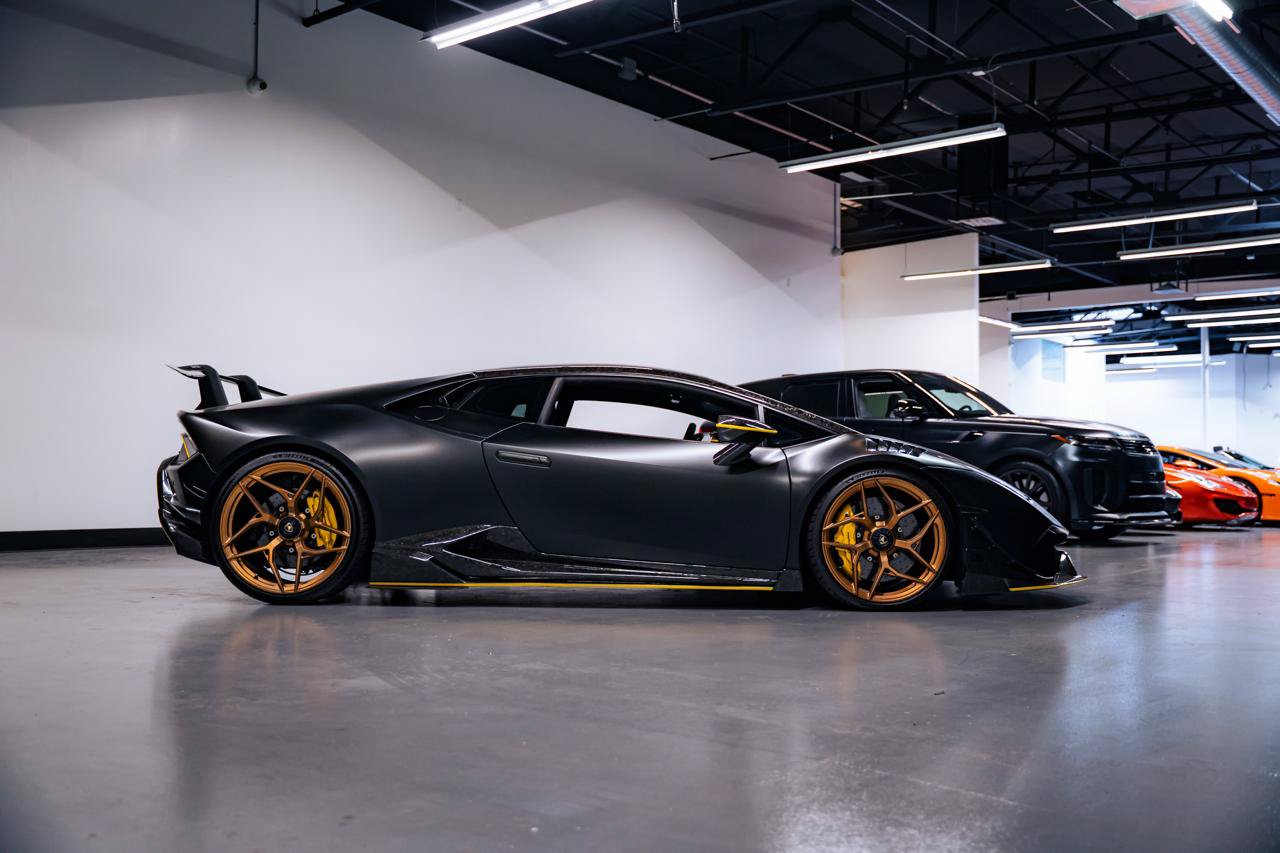 Used 2018 Lamborghini Huracan AWD/4WD image 53
