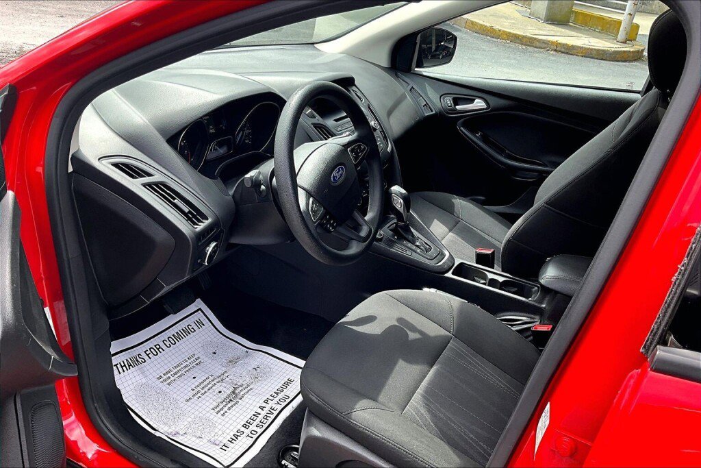 Used 2016 Ford Focus SE FWD image 10