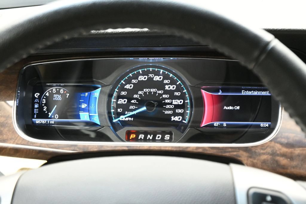 Used 2018 Ford Taurus SEL FWD image 17