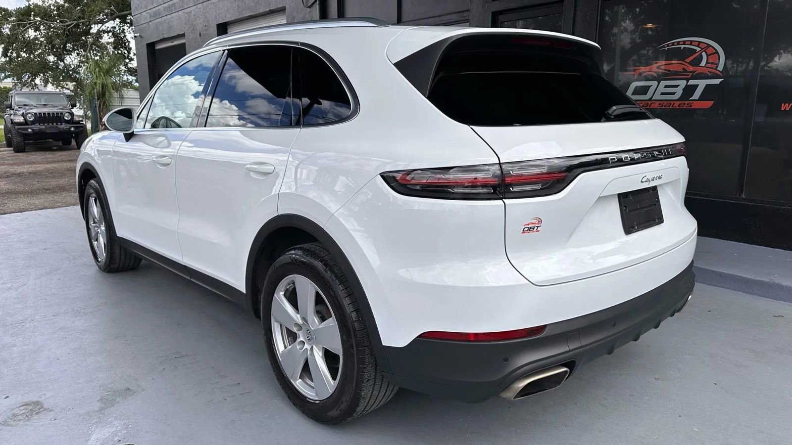 Used 2022 Porsche Cayenne image 3