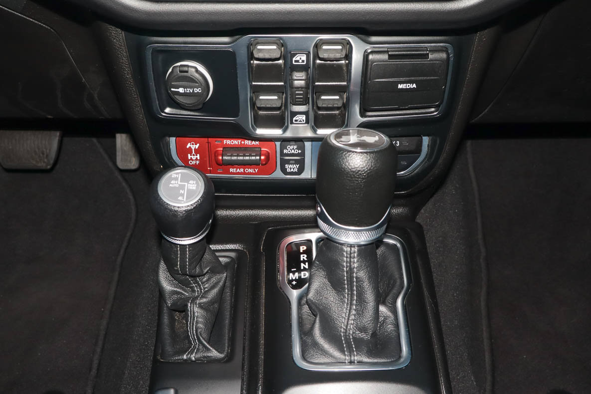 Used 2024 Jeep Wrangler Unlimited Rubicon 4xe AWD/4WD image 21