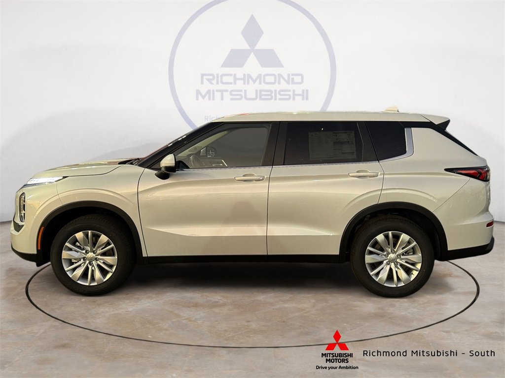 New 2026 Mitsubishi Outlander ES image 6