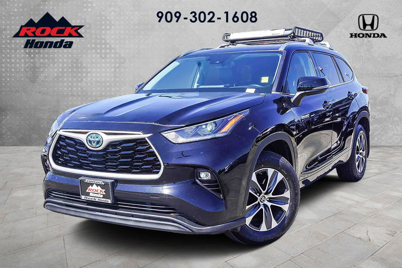 Used 2021 Toyota Highlander XLE image 1