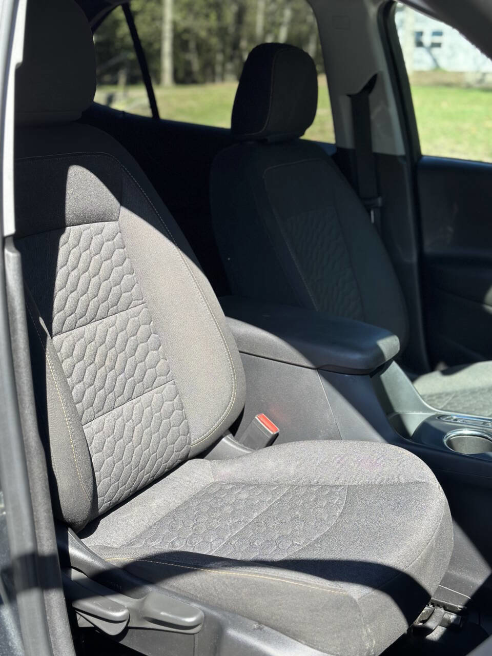 Used 2019 Chevrolet Equinox LT w/ Driver Convenience Package image 17