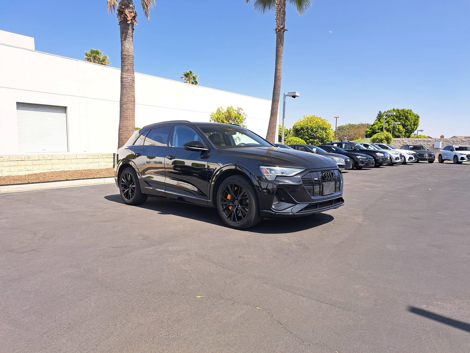 Certified 2022 Audi e-tron Chronos image 2