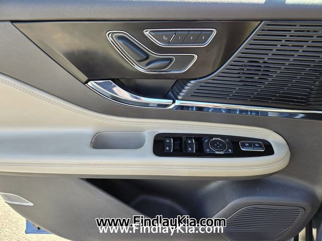 Used 2022 Lincoln Corsair Reserve w/ Rear Removable Package Tray FWD image 22