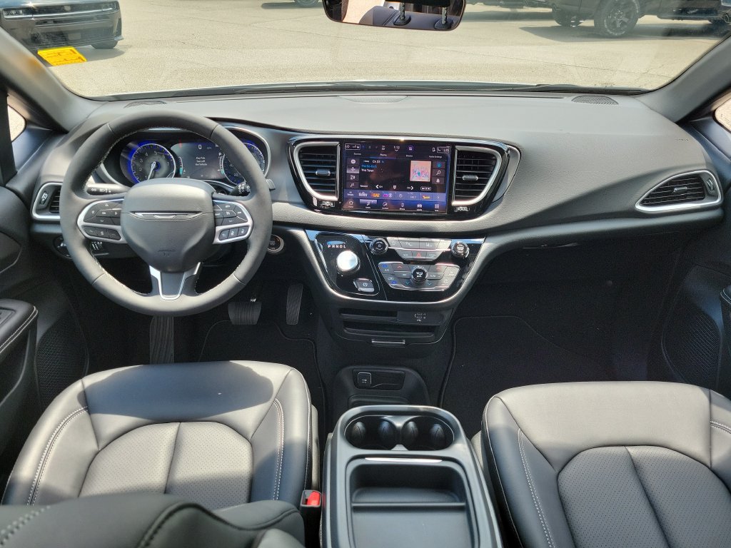 New 2027 Chrysler Pacifica LX FWD image 8