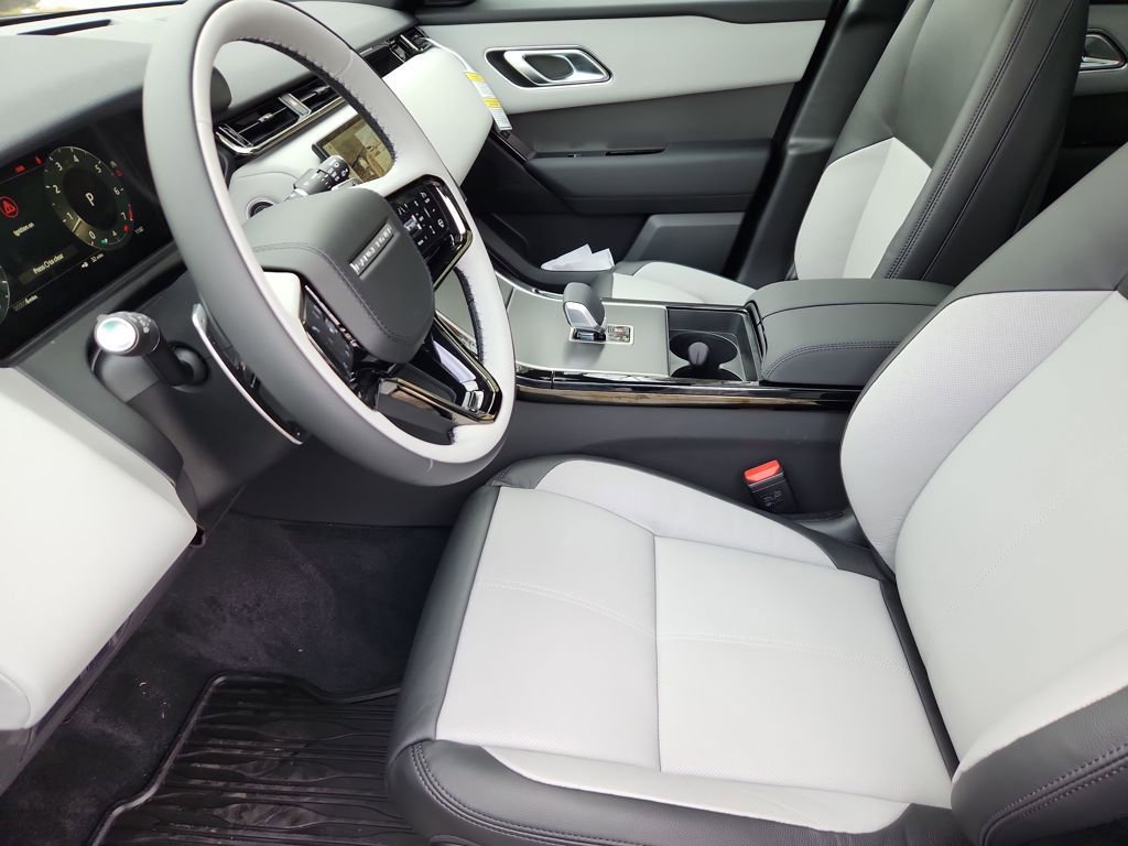 Used 2026 Land Rover Range Rover Velar S AWD/4WD image 23