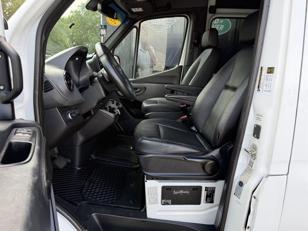 Used 2021 Mercedes-Benz Sprinter 2500 image 17