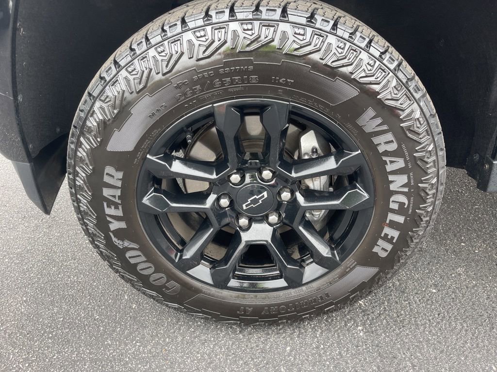 Used 2025 Chevrolet Colorado Z71 w/ Midnight Edition image 4