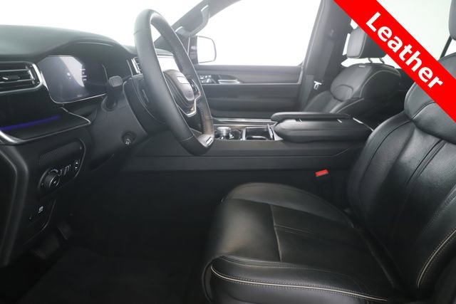 Used 2025 Jeep Grand Wagoneer Series II Obsidian w/ Quick Order Packagew 28T AWD/4WD image 17
