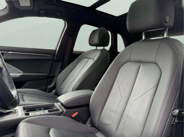 Certified 2021 Audi Q3 2.0T Premium w/ Convenience Package AWD/4WD image 19