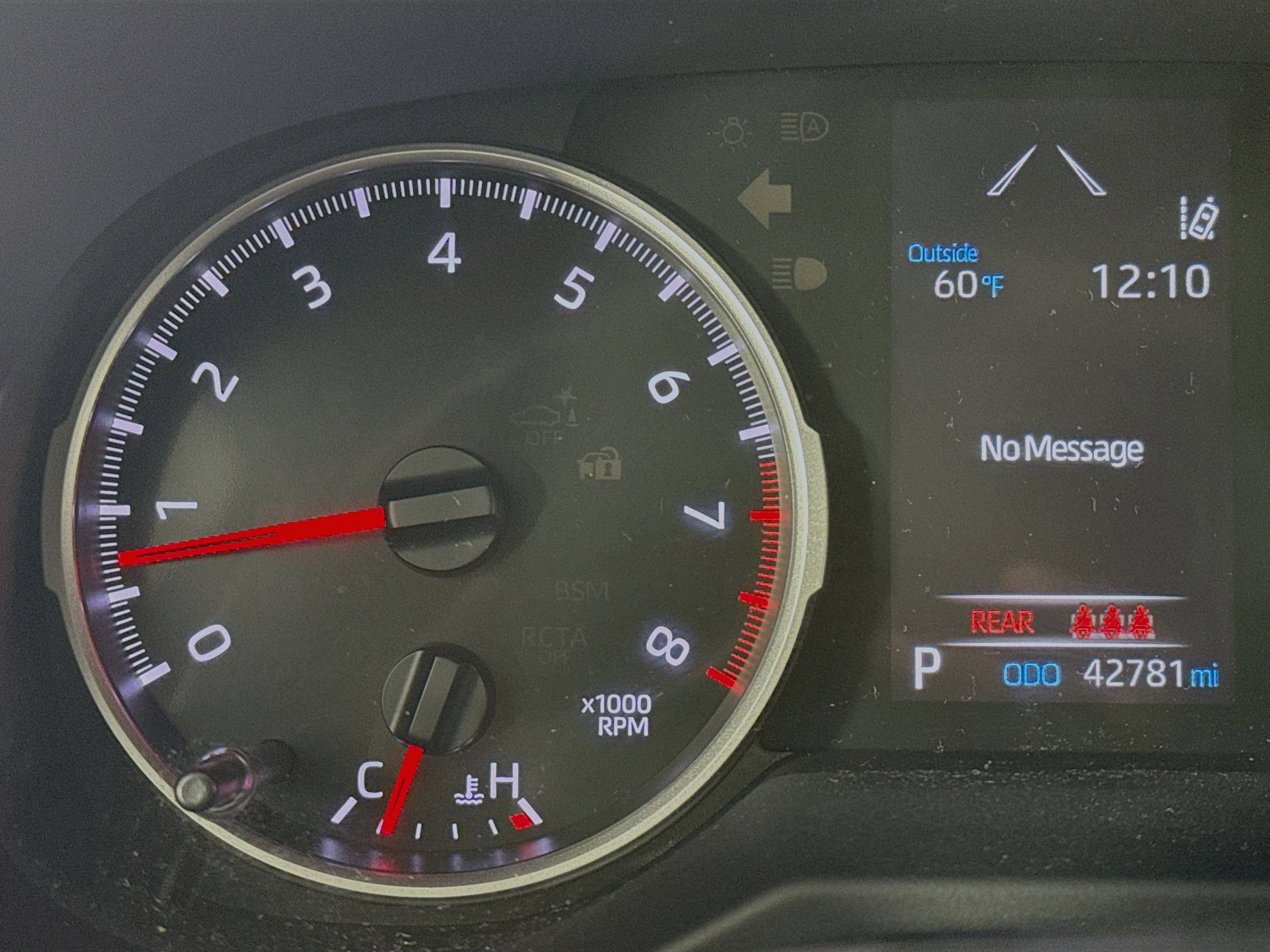 Used 2021 Toyota RAV4 LE image 12