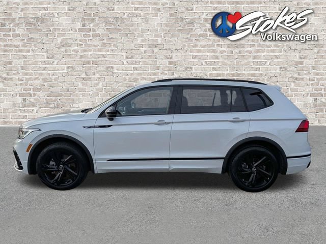 Certified 2024 Volkswagen Tiguan SE R-Line FWD image 7