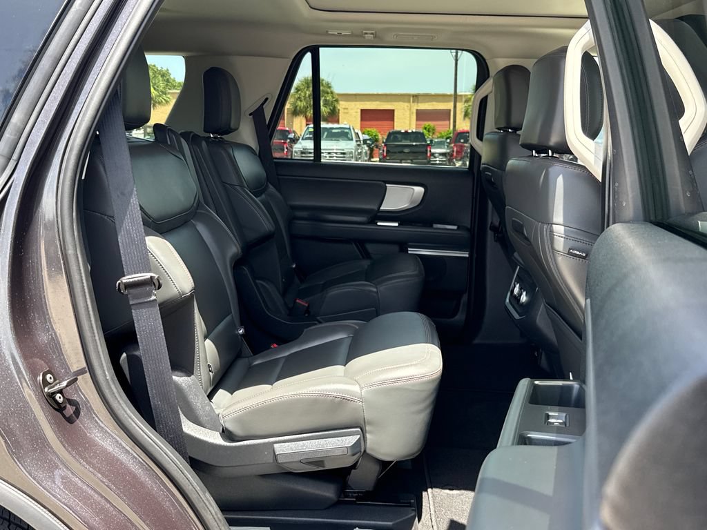 Certified 2025 Ford Expedition Active RWD image 30