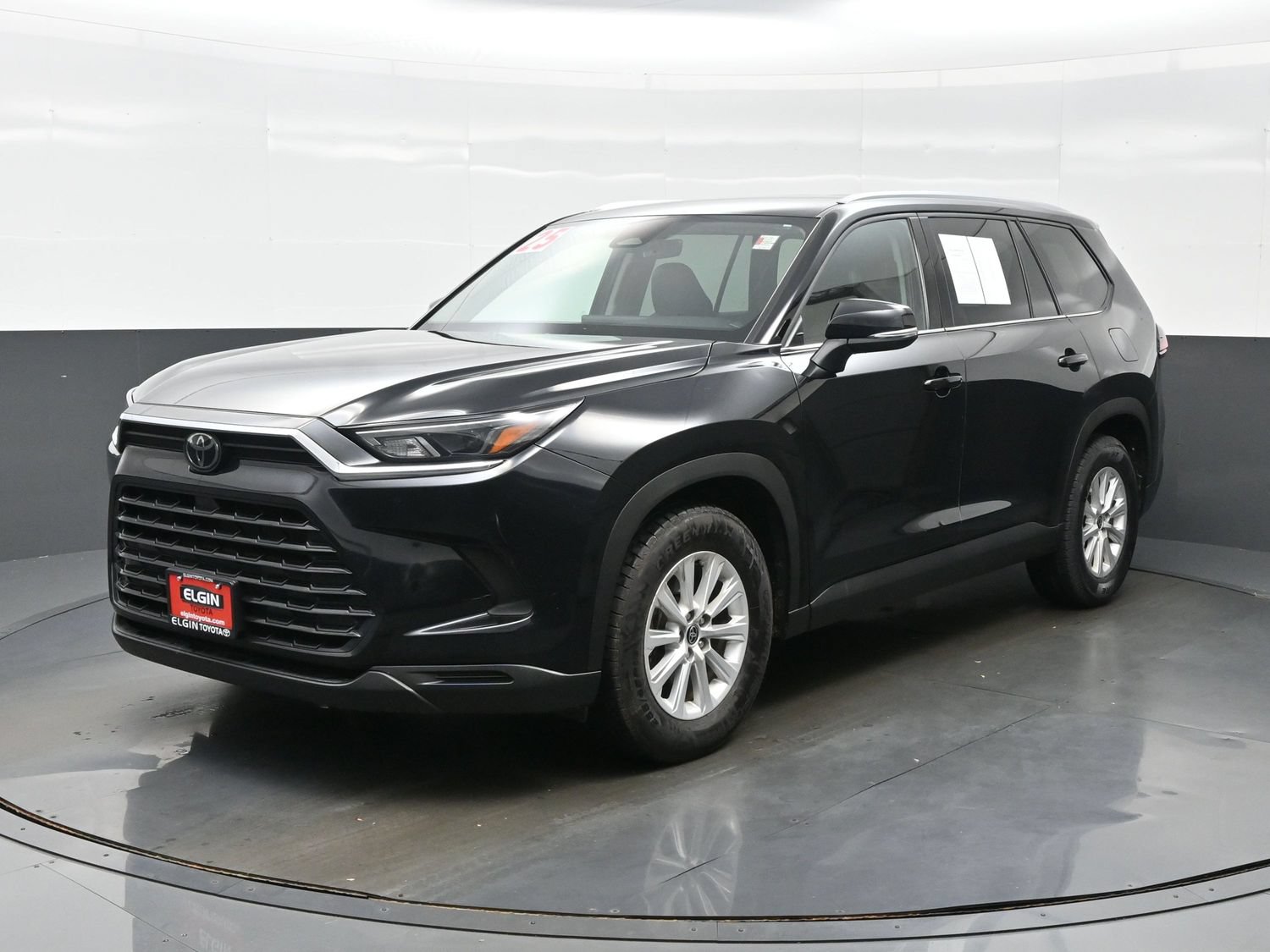 Used 2025 Toyota Grand Highlander AWD image 2