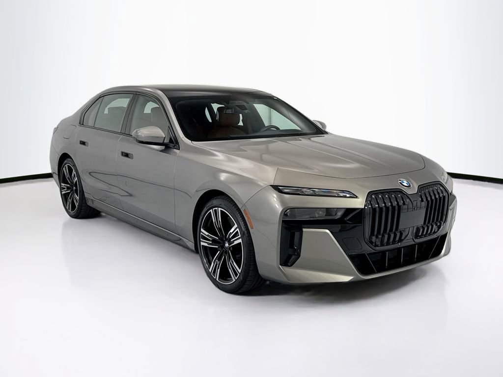 Used 2023 BMW 760i xDrive AWD/4WD image 3