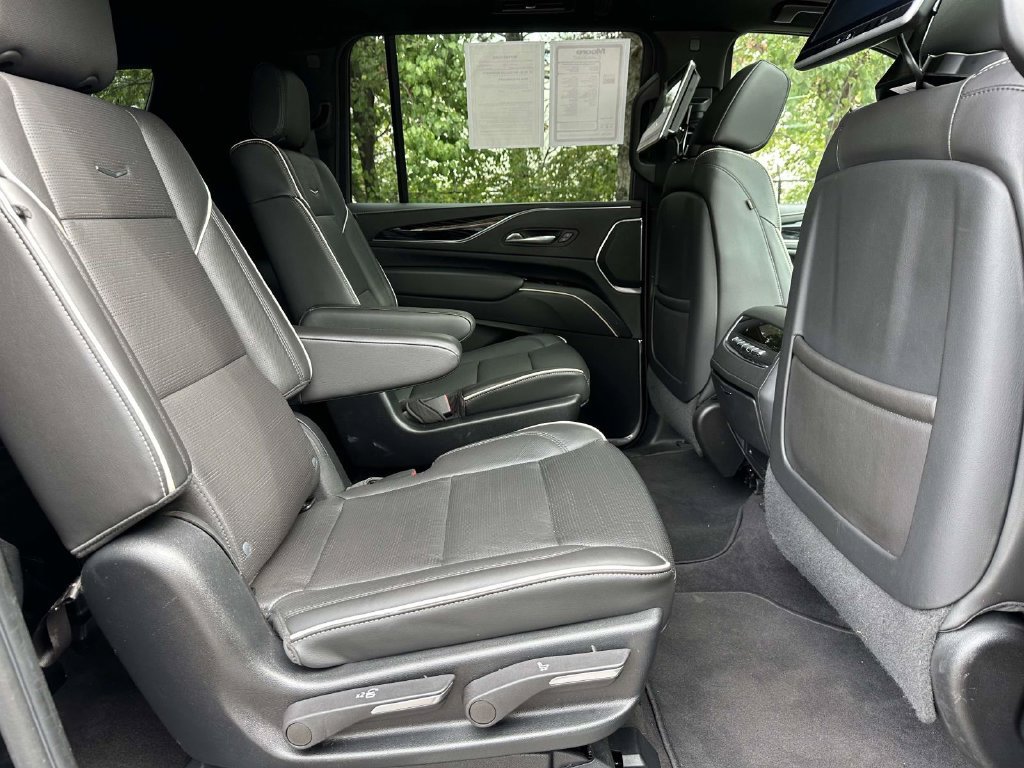 Used 2022 Cadillac Escalade ESV Sport w/ Touring Package AWD/4WD image 11